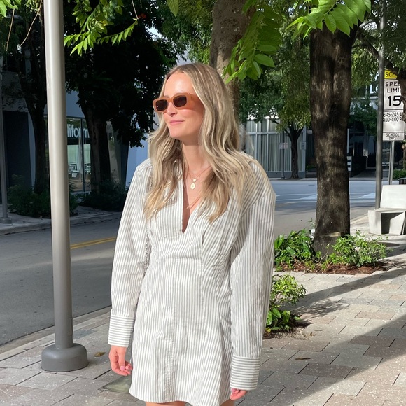 Meet your Posher, Erica - Picture 2 of 7